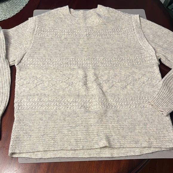 EUC Loft Sweater Gray Small - Picture 4 of 7